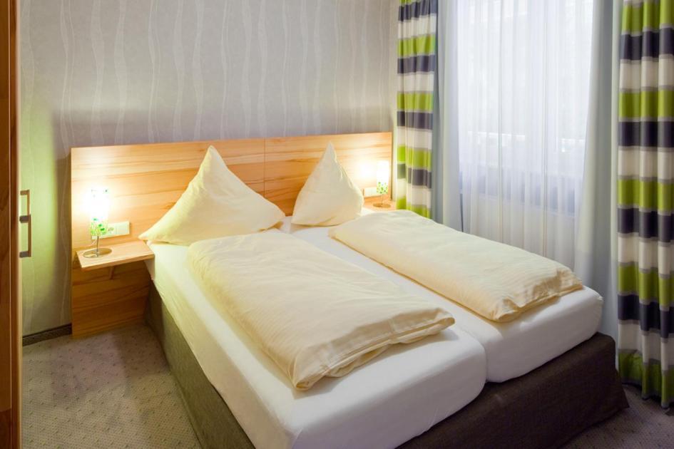 Plusnaturhotel Direkt Am Ederseeufer Waldhotel Wiesemann Und Ferienapartments Waldeck  Esterno foto