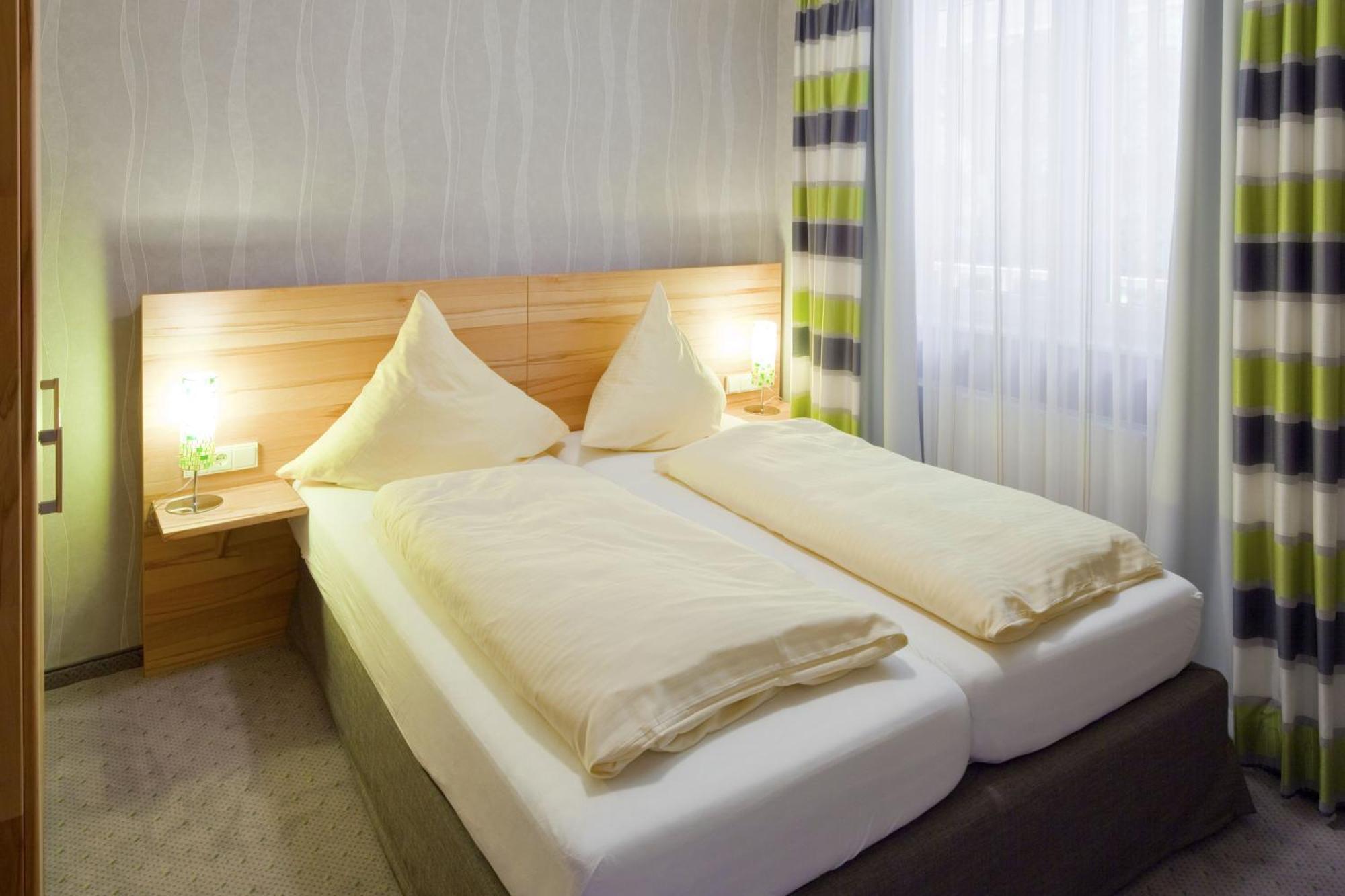 Plusnaturhotel Direkt Am Ederseeufer Waldhotel Wiesemann Und Ferienapartments Waldeck  Esterno foto